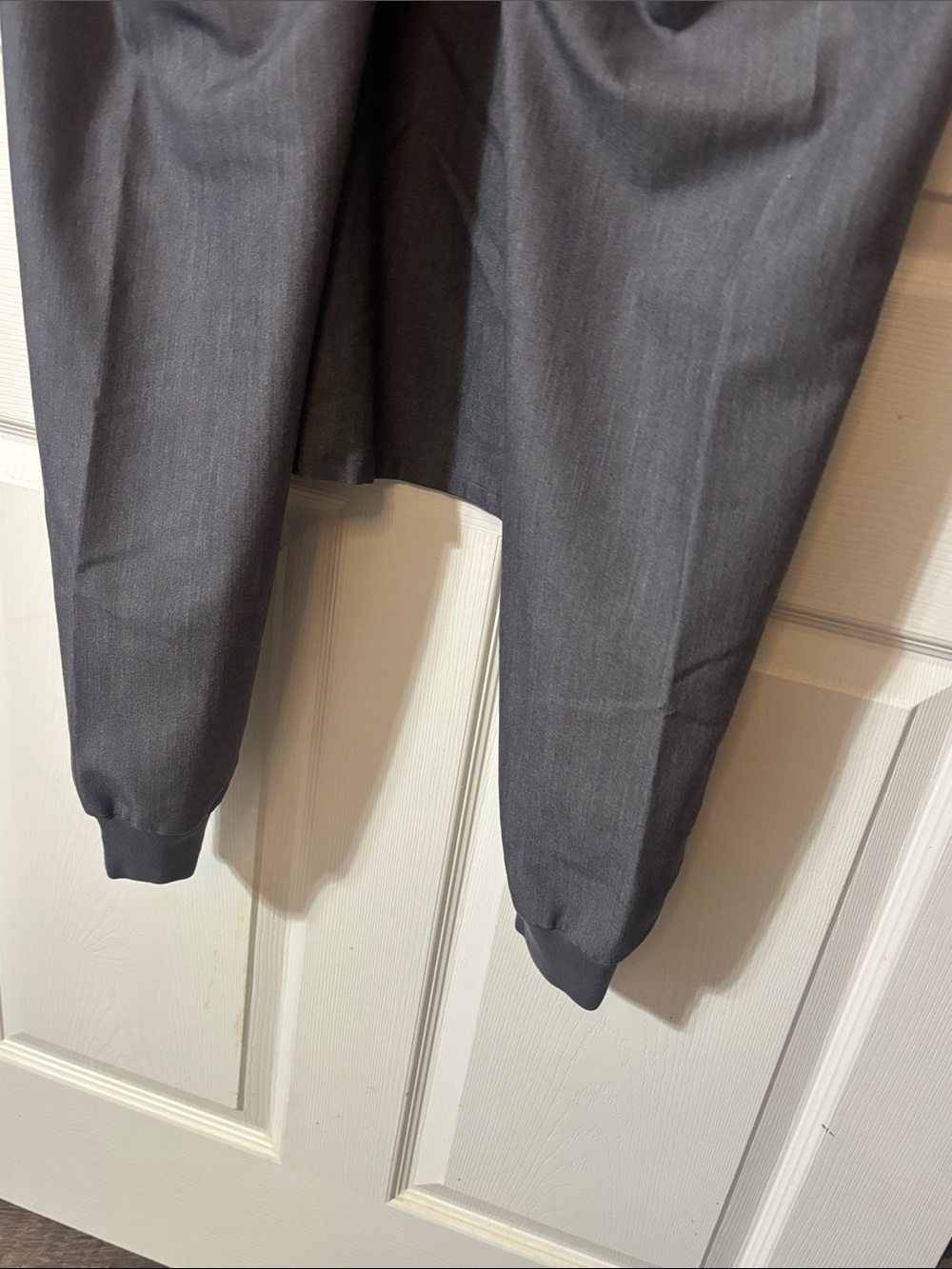 FIGS-Women’s Scrub Set In - Picture 6 of 10